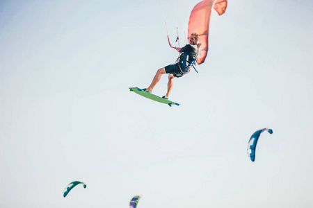 滑水人 kiteboard 运动的景观观