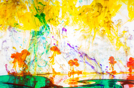 丙烯颜料和墨水在水中。抽象背景