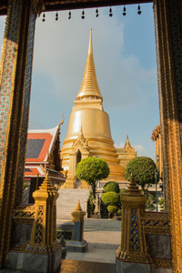 殿的翡翠佛正式名称 Wat Phra 寺拉达纳 Satsadaram 在曼谷，泰国