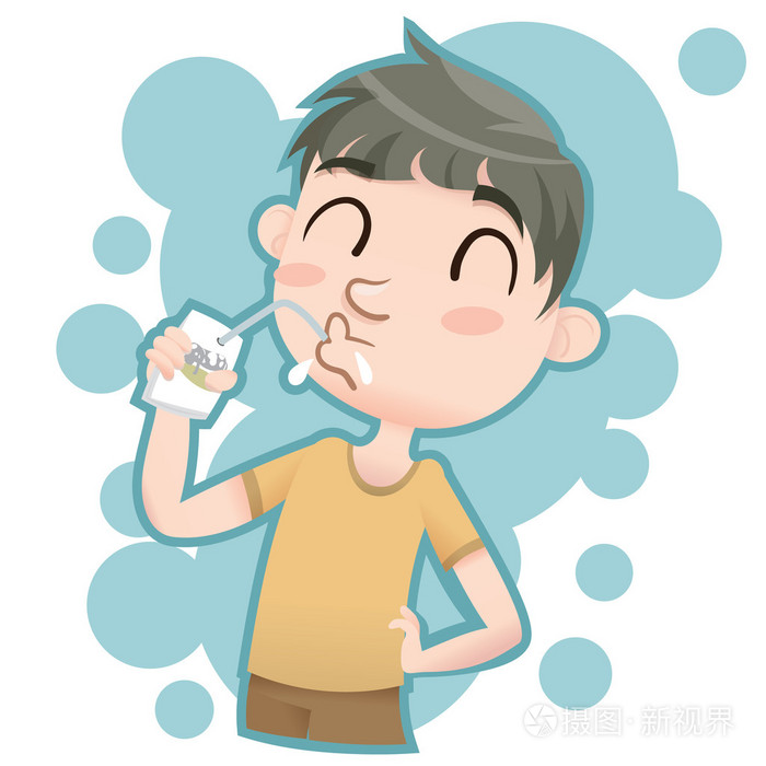 男孩喝牛奶