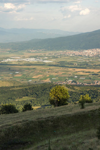 保加利亚布拉戈耶夫格勒地区 Ograzhden 山日落景观