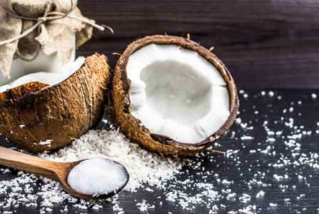 椰子和椰油替代疗法和烹饪
