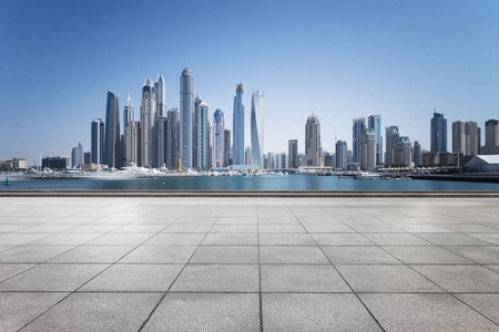 空地与现代城市天际摄影图