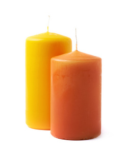 孤立的黄色和橙色蜡烛
