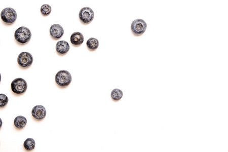 白色背景的无缝图案的新鲜有机蓝莓浆果束。干净的饮食观念。健康营养的素食小吃, 生食。关闭, 复制空间, 顶部视图, 平躺