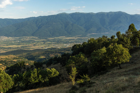 保加利亚布拉戈耶夫格勒地区 Ograzhden 山 Belasitsa 山的壮观日落景观