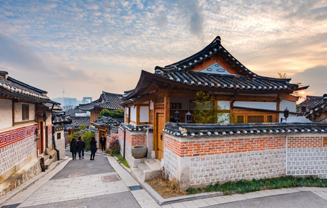 在韩国首尔北村韩屋村的日落