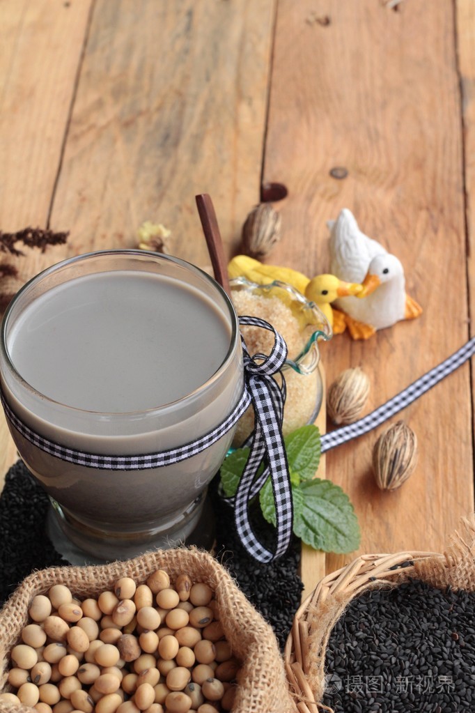 豆浆混合黑芝麻