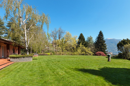 公园的一栋别墅照片