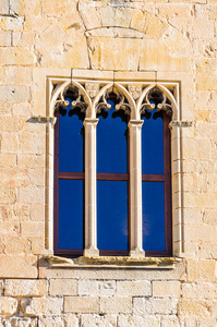 在 Valderrobres，西班牙城堡窗口