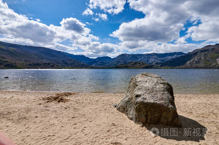 西班牙省加西亚萨纳布里亚湖