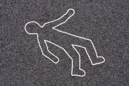 街道上的犯罪现场/白色的身体形状的沥青纹理照片