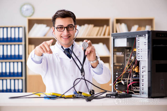 它修复破碎的pc桌面计算机技术员