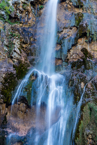 瀑布在十六国家公园