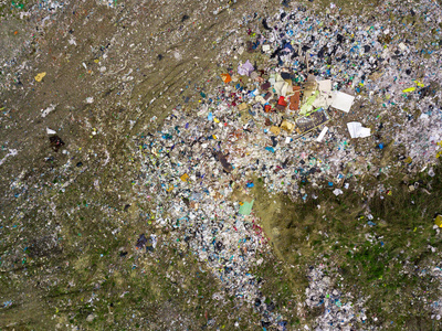 大量垃圾填埋场污染城市生态环境照片