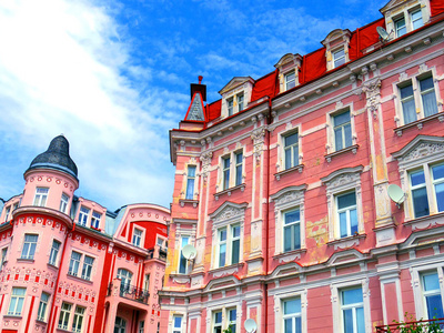 美丽的彩色建筑的捷克国家罗维