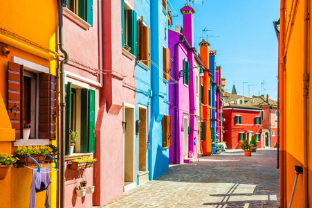 布拉诺岛，威尼斯，意大利的多彩房子
