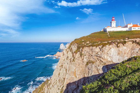 美丽的海洋景观, 岩石和波浪。葡萄牙, 欧洲最西边的地方和旅行的热门目的地