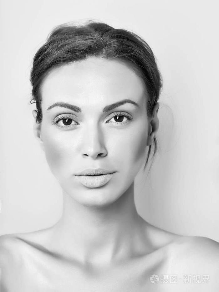 美容时尚肖像.时尚女人的身体.女模特摆姿势.漂亮的女人