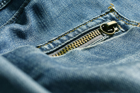 拉链是普遍的材料为牛仔裤