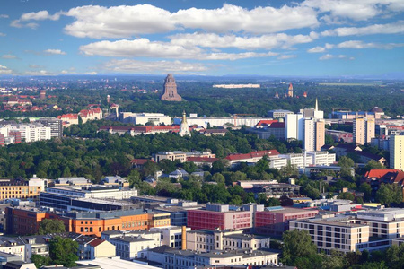 莱比锡, 德国鸟瞰图。城市景观与 Marienbrunn 区和纪念碑的国家之战