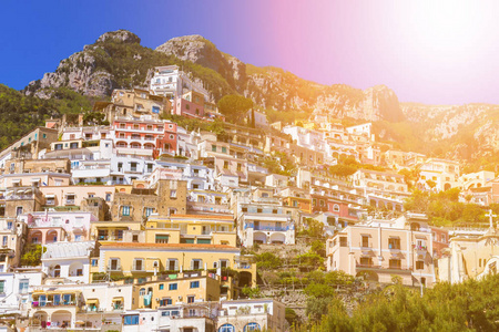 美丽多彩的城市景观, 在山上的海, 欧洲, 传统的意大利建筑。阿马尔菲海岸建筑和旅行背景