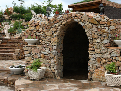 在公园的石拱门照片