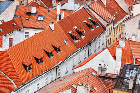 关于欧洲老城布拉格的红色屋顶鸟瞰图
