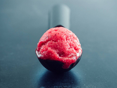 深红色, 清爽的浆果冰淇淋