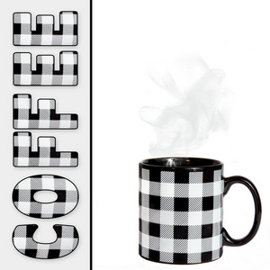 咖啡与大黑白色格子图案背景图片