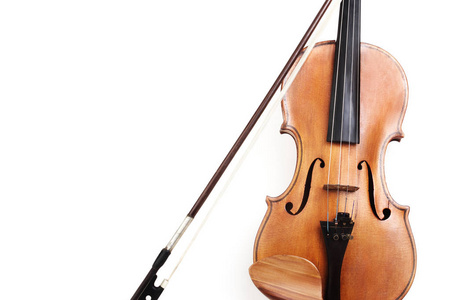 小提琴特写被隔离在白色背景上。弦乐团音乐乐器特写