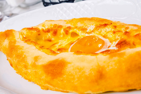 阿 khachapuri 在白板上