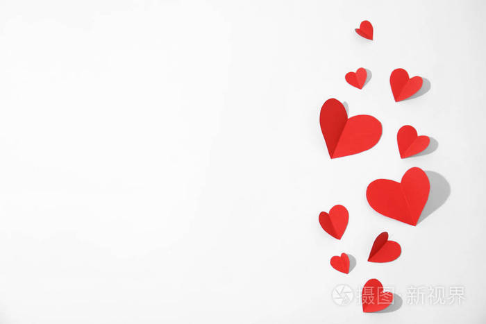 白色背景的小纸心照片-正版商用图片0pk242-摄图新视界