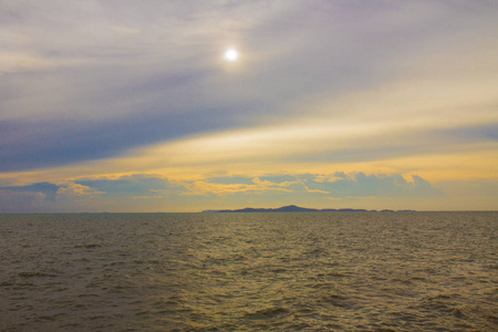 美丽的泰国湾海景在芭堤雅海滩, 姜武里, 泰国