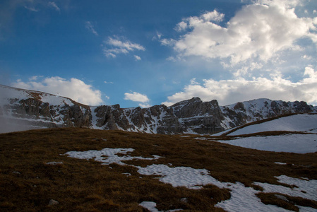 Oshten 的山, Adygea 的明亮的上升