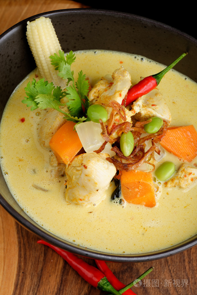 传统的泰国黄咖喱