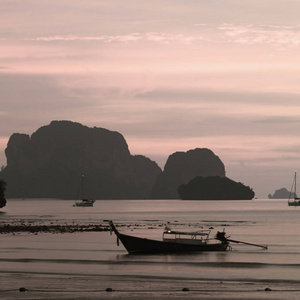 Phra Nang 海滩，甲米，泰国的夕阳