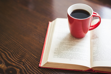杯咖啡和书