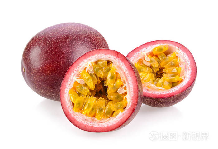 passionfruits 在白色背景上被隔离照片-正版商用图片
