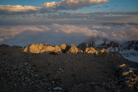 Oshten 的山, Adygea 的明亮的上升