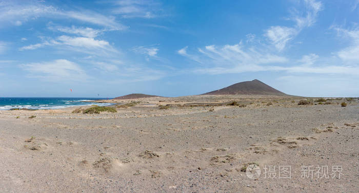 美丽的全景 Roja 和红山的海滩。特内里费岛, 加那利群岛