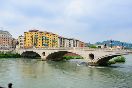 桥在维罗纳，意大利