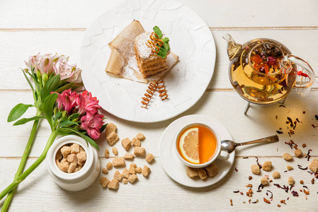 甜点心与茶照片