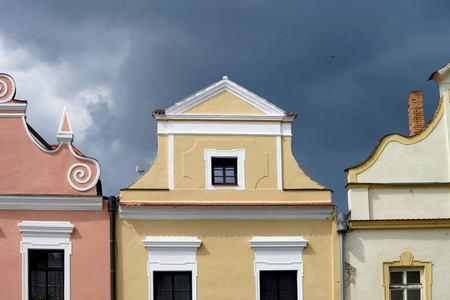 色彩缤纷的特热邦的房屋门面图片