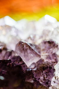 紫色紫水晶岩