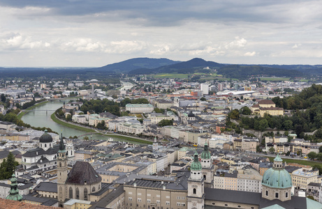 奥地利萨尔茨堡城中心鸟瞰图
