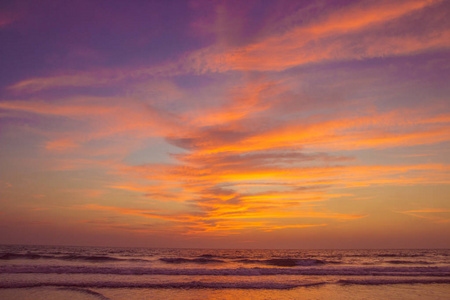 在北印度果阿阿朗博尔海滩漂亮的日落