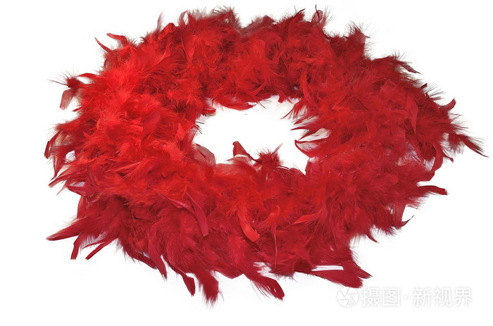 红色条孤立的白色背景上的蓬松羽毛围巾