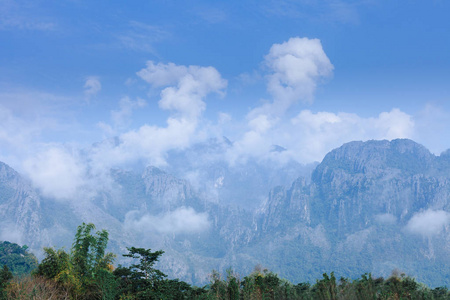 大山云雾自然背景