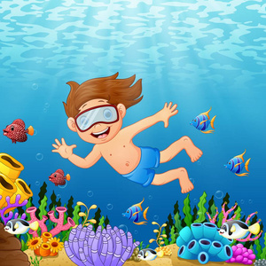 卡通男孩与鱼海中游泳照片